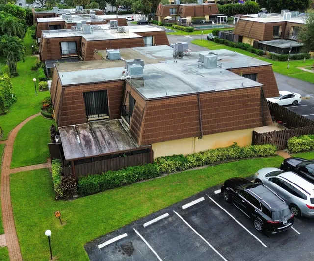 Unit 1203 photo 2