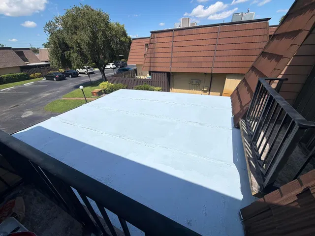 Unit 1203 photo 4