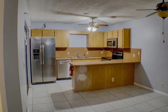 Unit 1203 photo 10