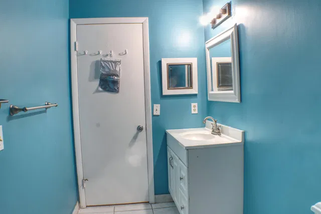 Unit 1203 photo 14