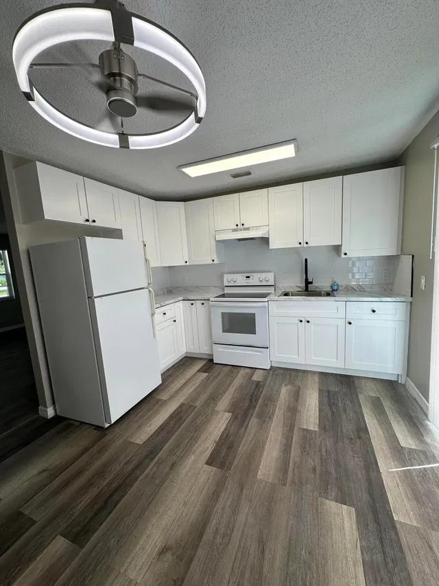 Residence photo 4