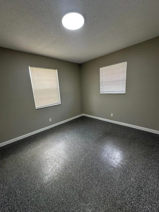 Residence photo 12