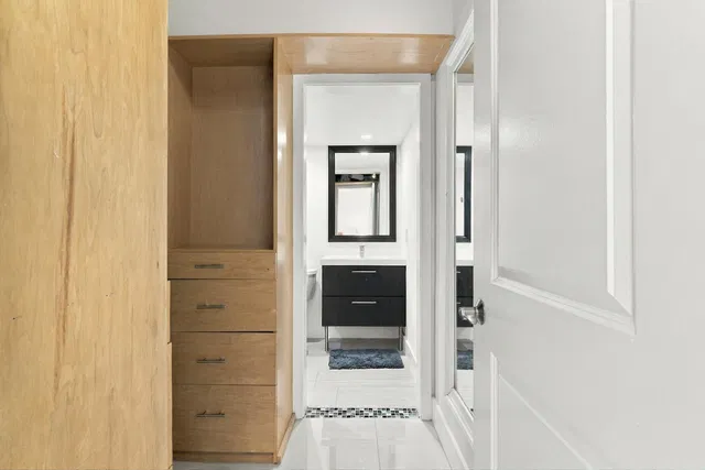 Unit D2 photo 17