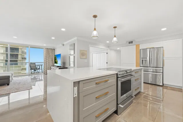 Singer Island Unit 1404 photo 3
