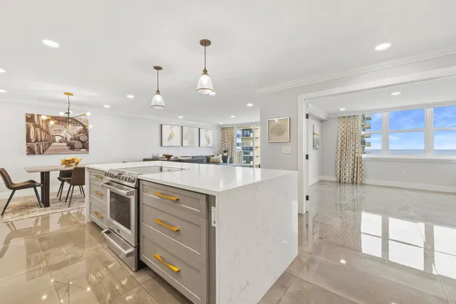 Singer Island Unit 1404 photo 4