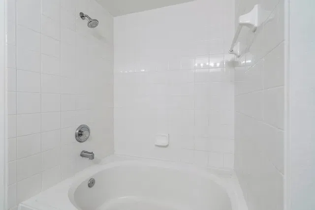 Unit 306 photo 15