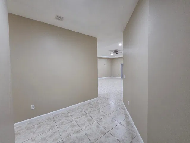 Residence photo 3