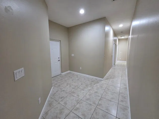 Residence photo 4