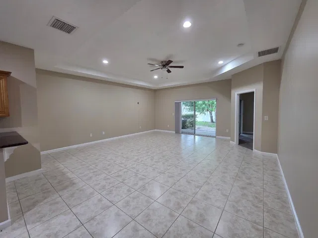 Residence photo 5
