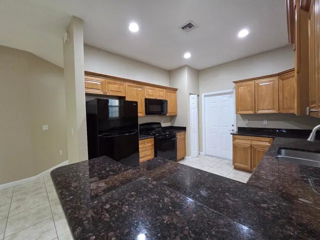 Residence photo 10
