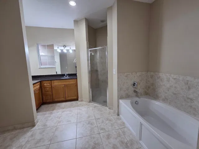 Residence photo 25