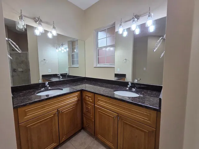 Residence photo 26