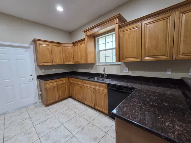 Residence photo 60