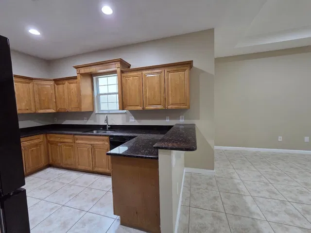 Residence photo 61