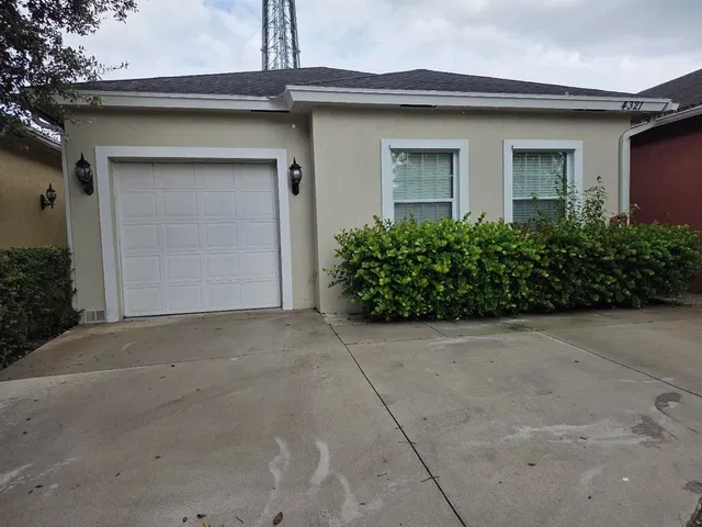 Residence photo 64
