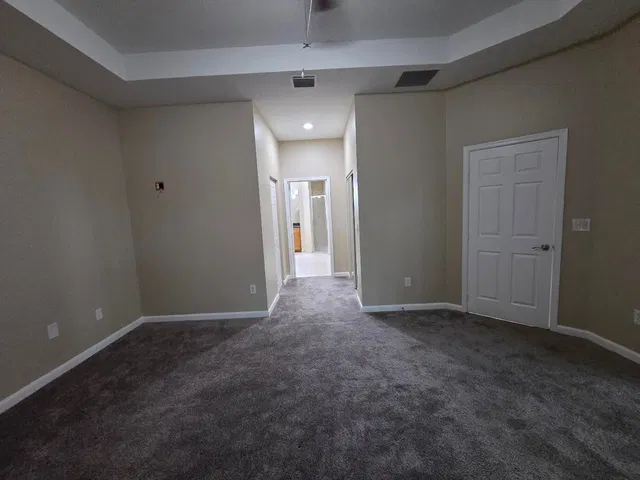 Residence photo 66