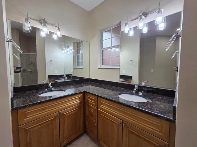 Residence photo 67