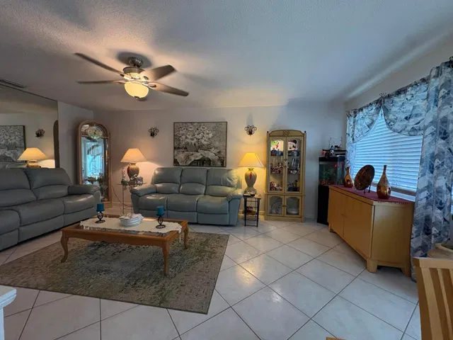 Residence photo 2
