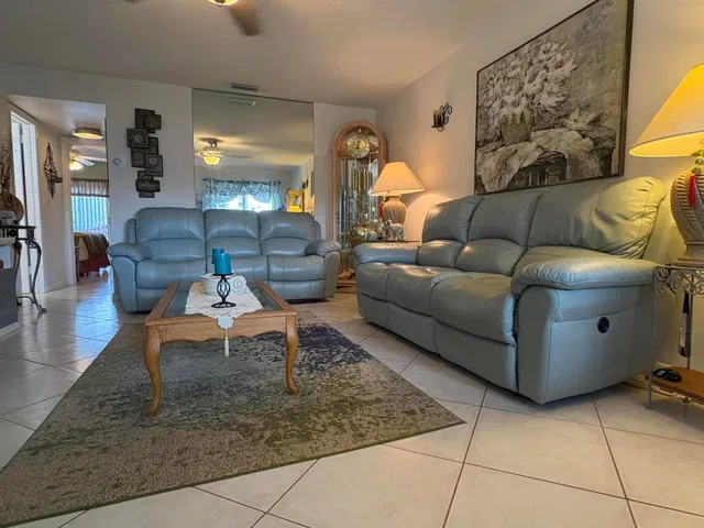 Residence photo 4