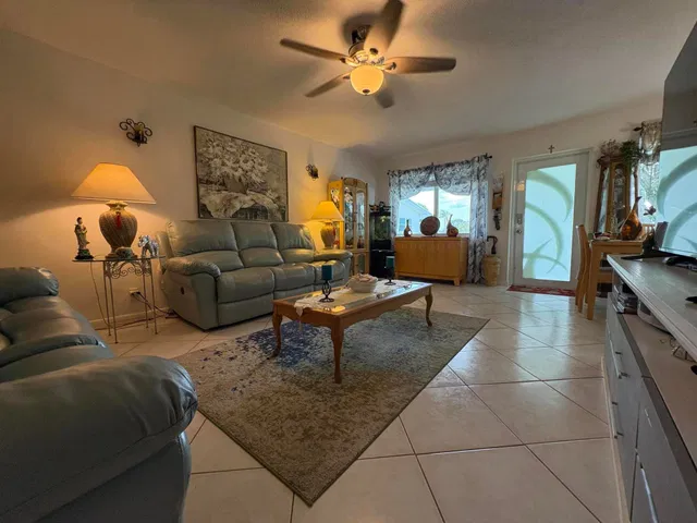 Residence photo 5