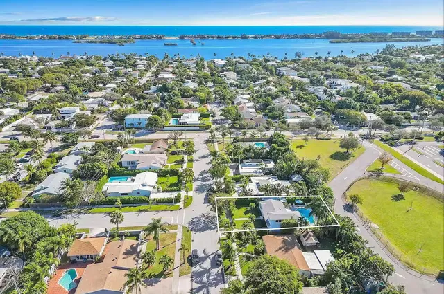 SoSo West Palm Beach Residence photo 3