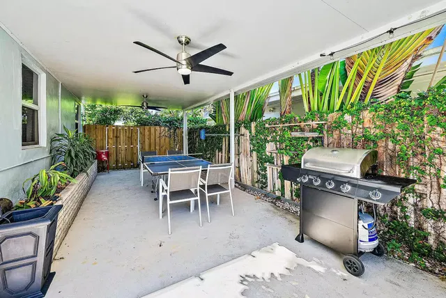 SoSo West Palm Beach Residence photo 8