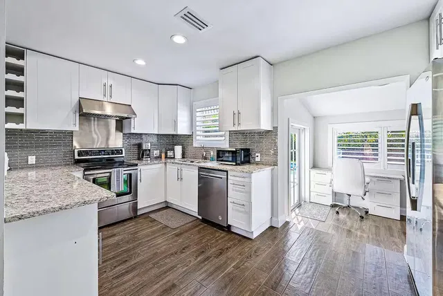 SoSo West Palm Beach Residence photo 10