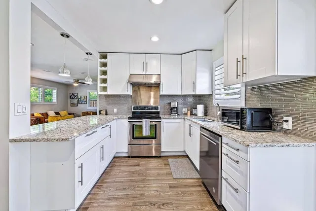 SoSo West Palm Beach Residence photo 11