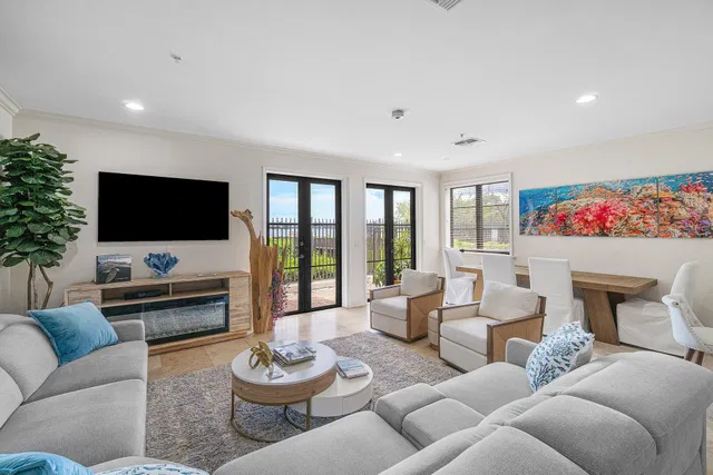 Residence photo 19