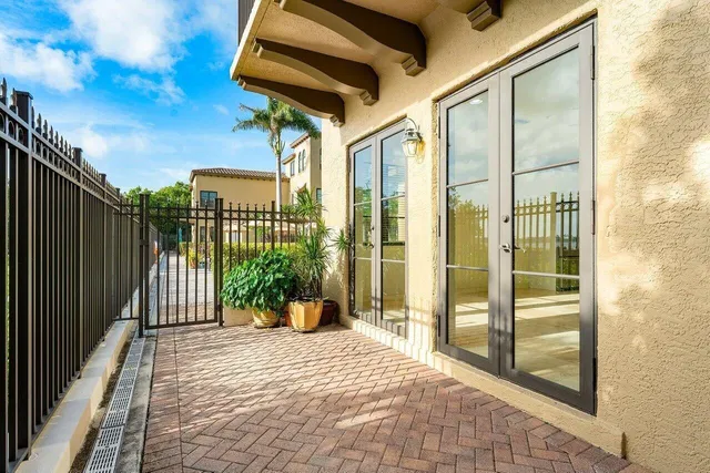 Residence photo 51