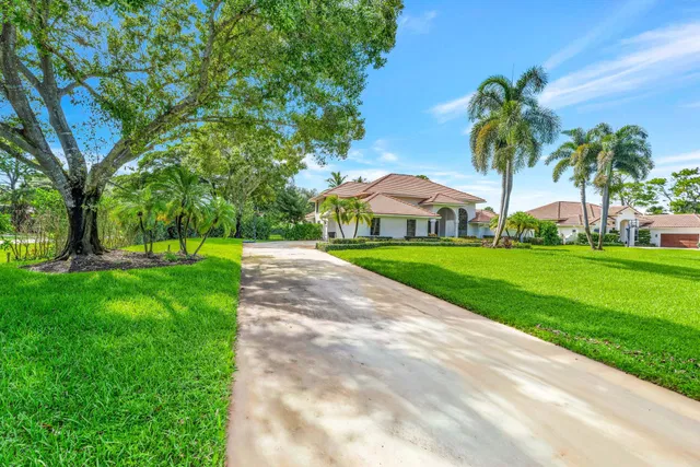 Steeplechase Residence photo 2