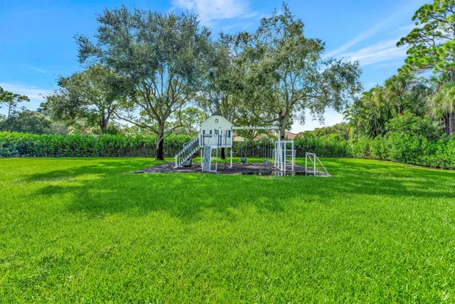 Steeplechase Residence photo 5