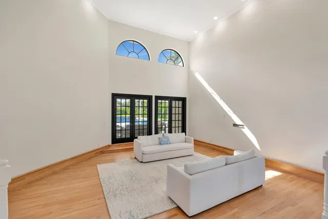 Steeplechase Residence photo 11