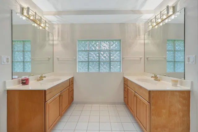Steeplechase Residence photo 33