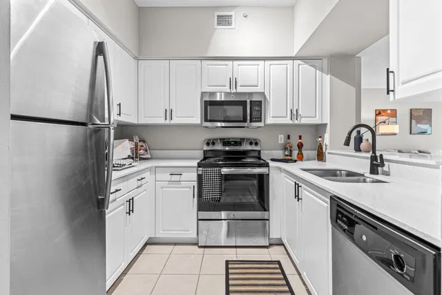 Unit 308 photo 8