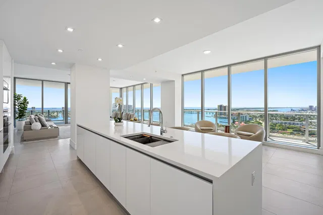 Nautilus 220 Unit 2212 photo 9