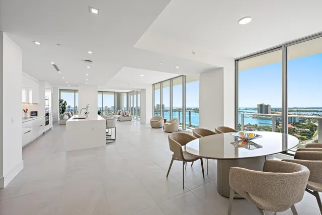 Nautilus 220 Unit 2212 photo 11