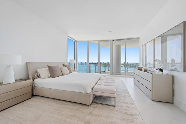 Nautilus 220 Unit 2212 photo 13
