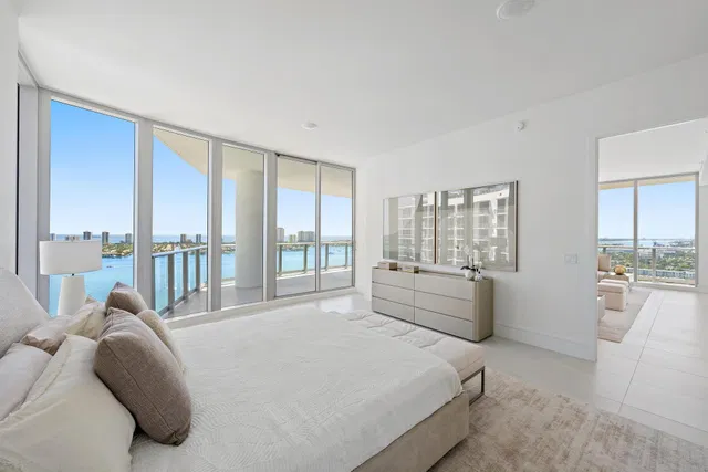 Nautilus 220 Unit 2212 photo 14