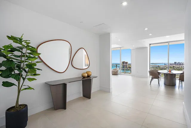 Nautilus 220 Unit 2212 photo 18