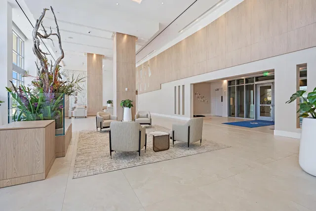 Nautilus 220 Unit 2212 photo 22
