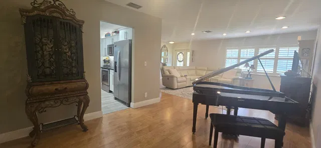 Residence photo 15