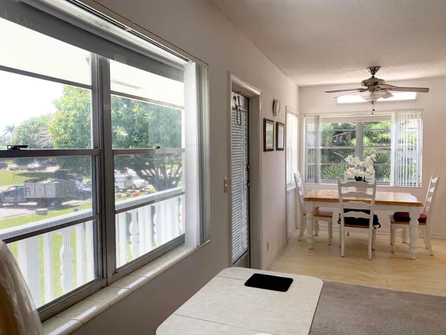 Residence photo 5
