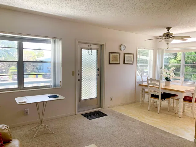 Residence photo 6