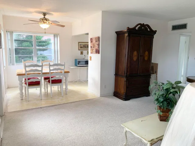 Residence photo 9