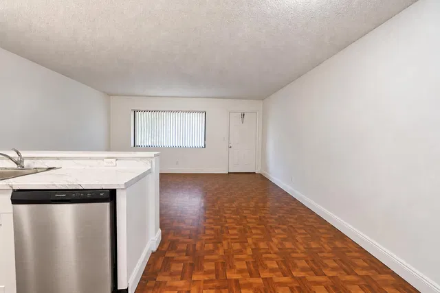 Residence photo 5