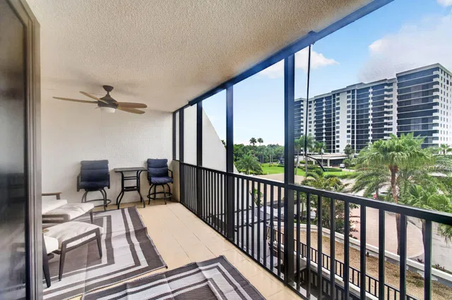 Residence photo 6