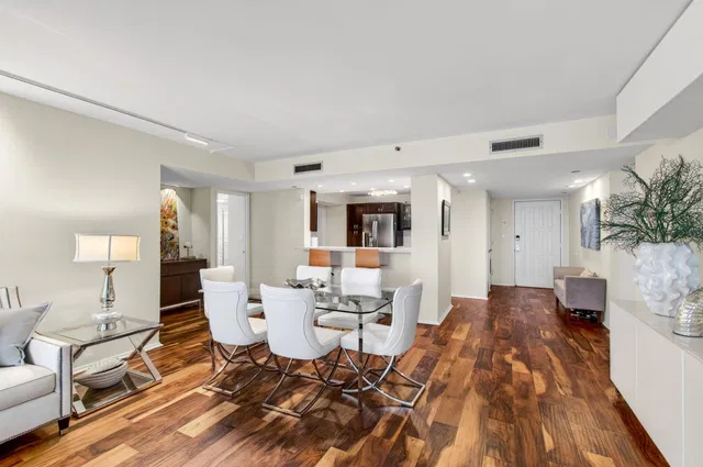 Residence photo 43