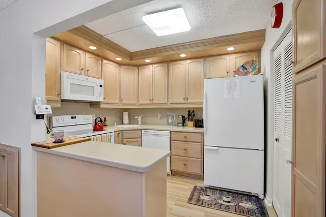 Unit B-1 photo 11