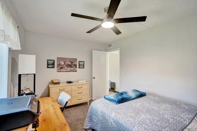 Unit B-1 photo 14